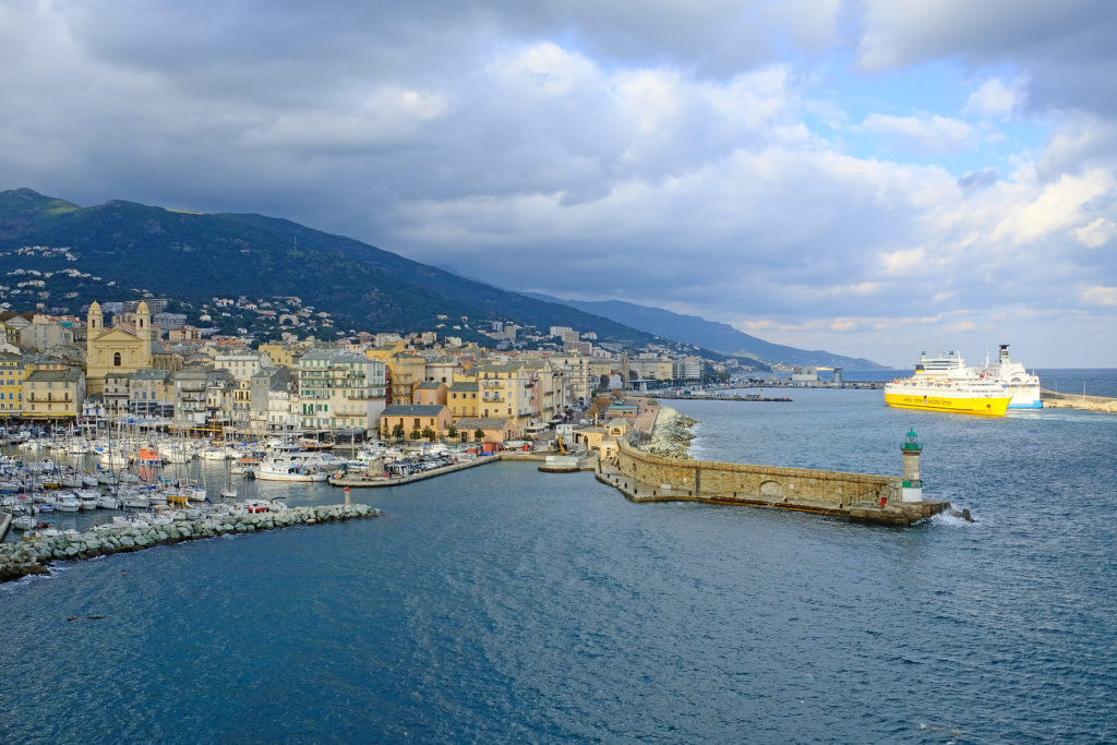 Où prendre le bateau pour la Corse ?