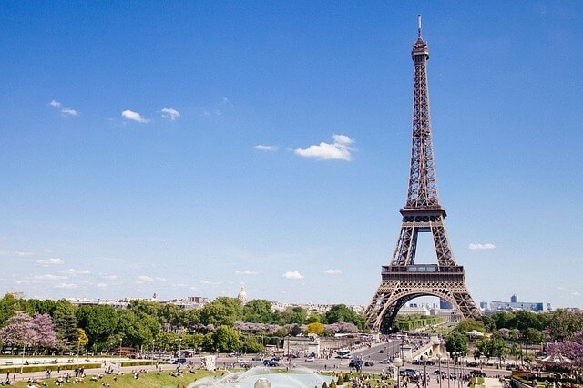 Comment assurer un etranger en France ?